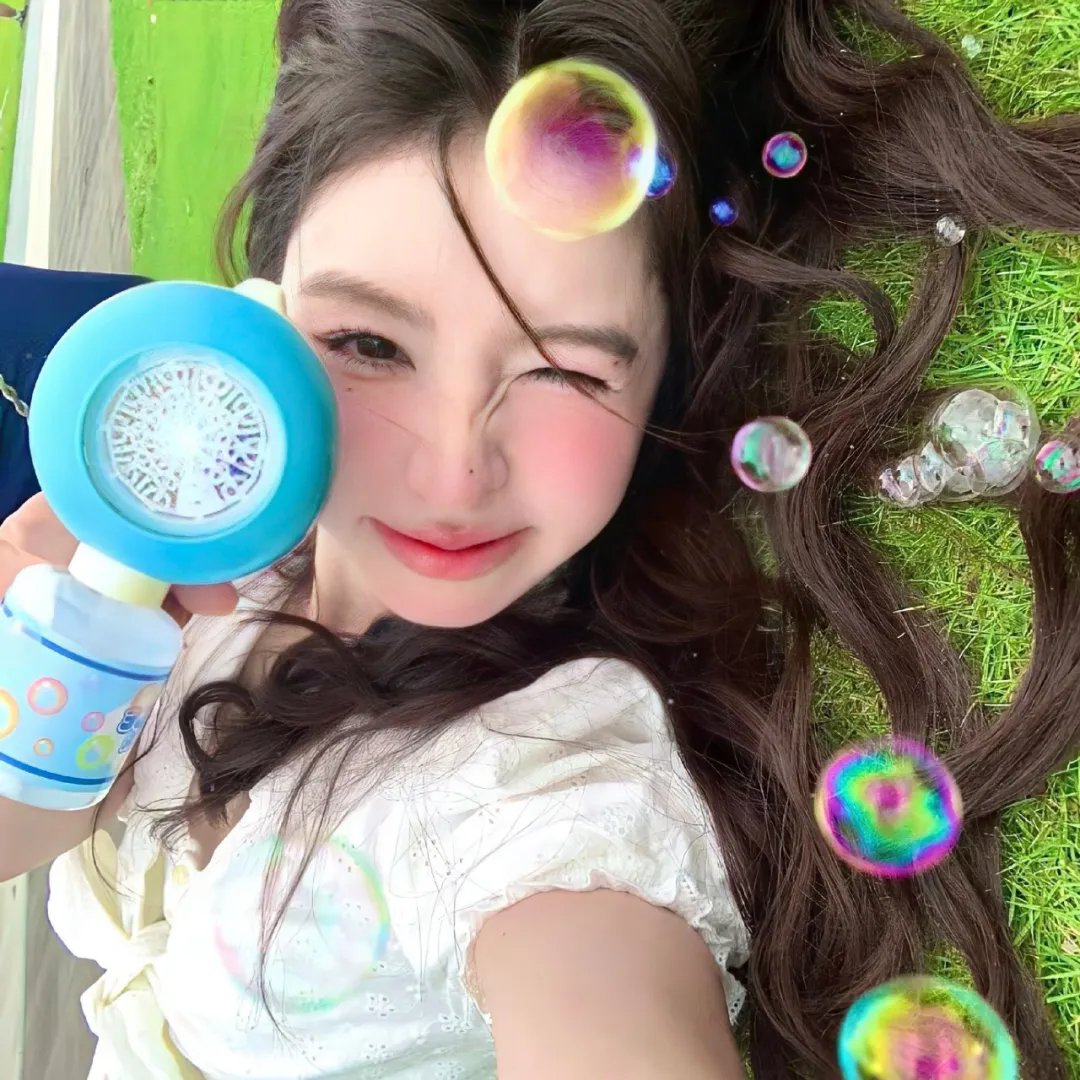 蜜桃女孩